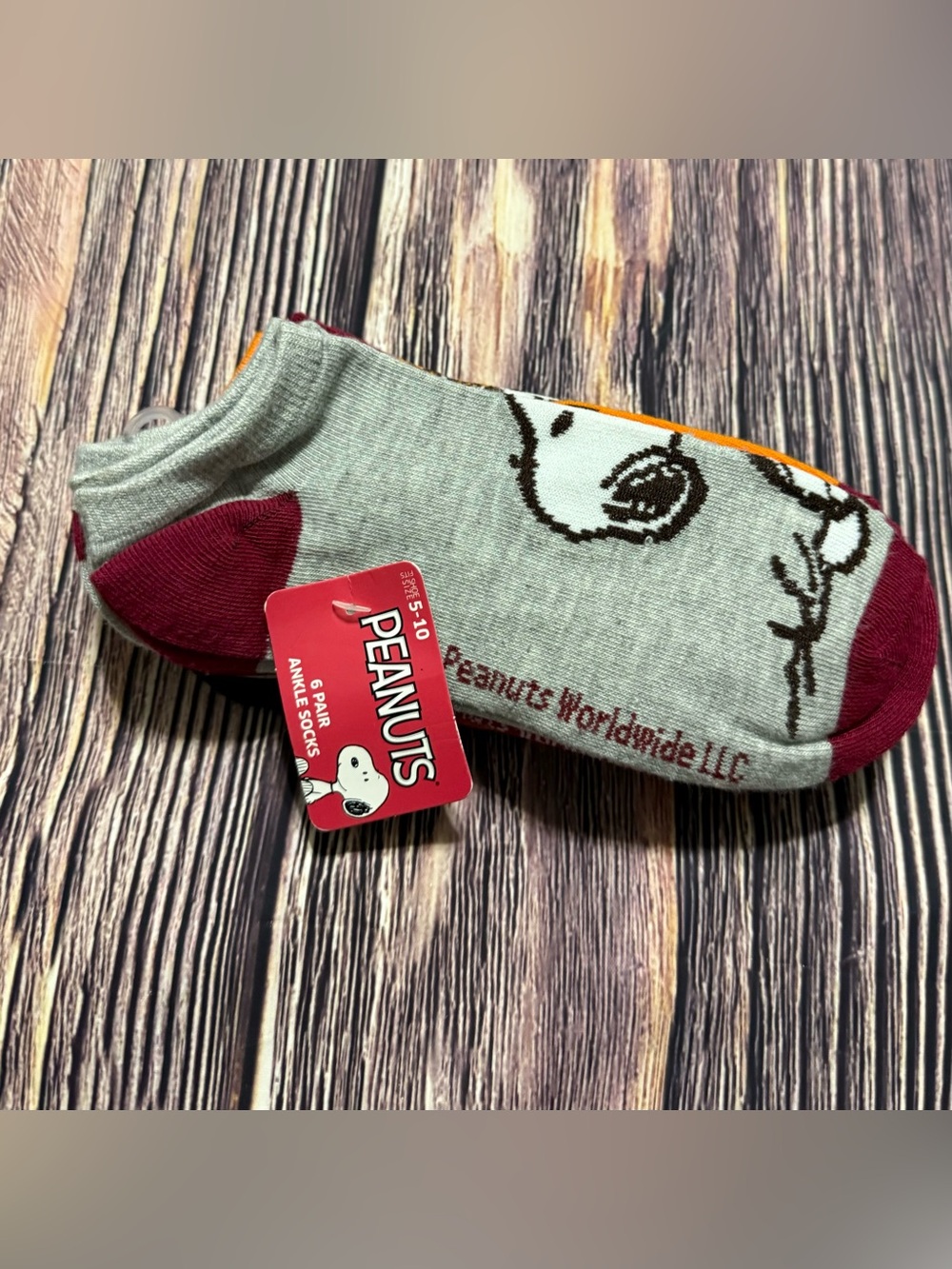 NWT Snoopy Peanuts Ankle Socks